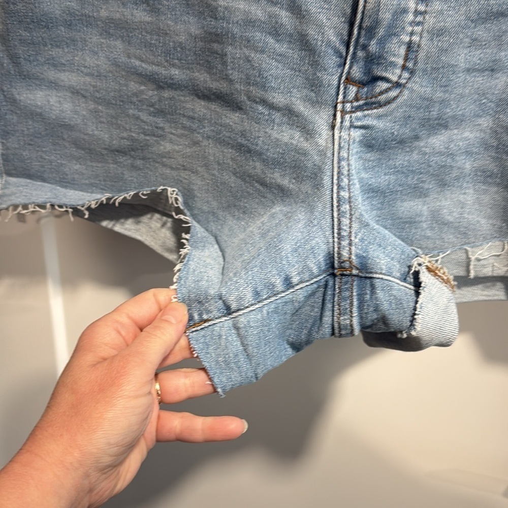 Madewell High Rise Denim Shorts Light Wash Distressed Size 31 - Picture 9 of 16